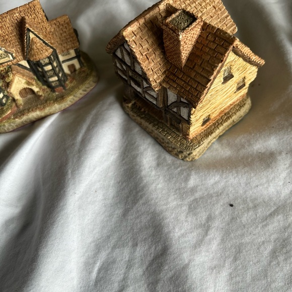 David Winter Shirehall Figurine set of 3 - Picture 4 of 8